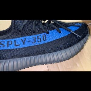 adidas Yeezy Boost 350 V2 'Dazzling Blue' ( in a replacement box)